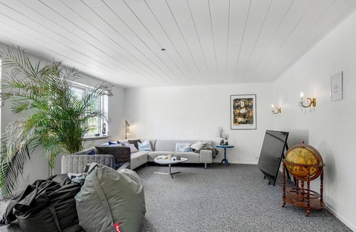 Stokkemarke House | Spacious family friendly cottage with pool, activity room and sauna.