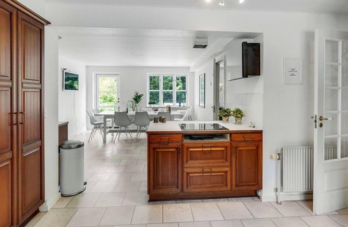 Stokkemarke House | Spacious family friendly cottage with pool, activity room and sauna.