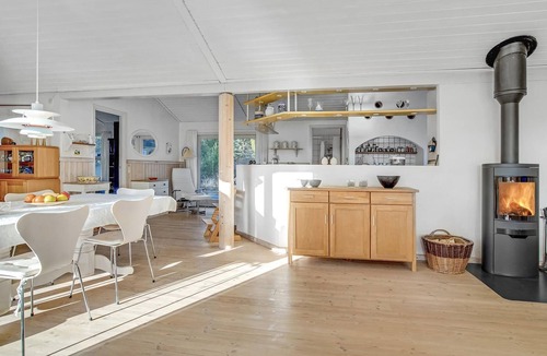 Strandby House | Spacious family friendly cottage only 150 m from beach