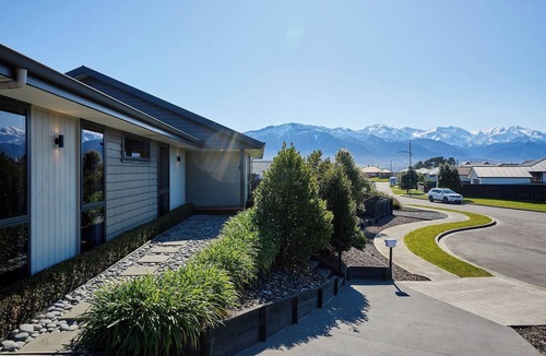 Kaikoura House | Spacious | Family-Friendly | Parkside