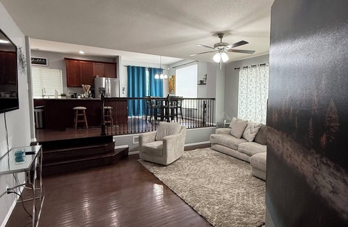 Aurora House | Spacious Family Fun House