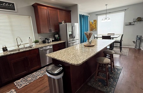 Aurora House | Spacious Family Fun House