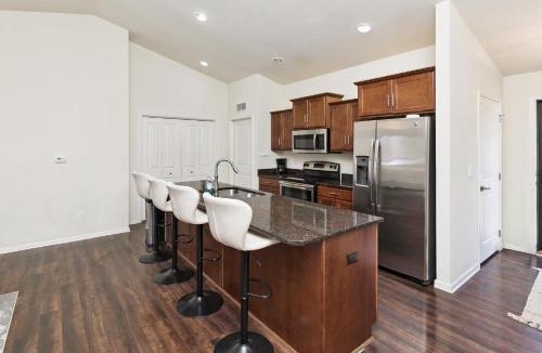 Berwick House | Spacious Family Getaway in Des Moines