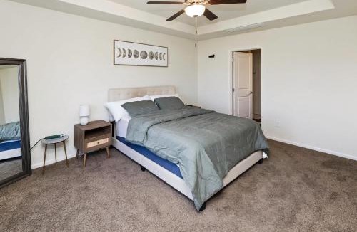 Berwick House | Spacious Family Getaway in Des Moines