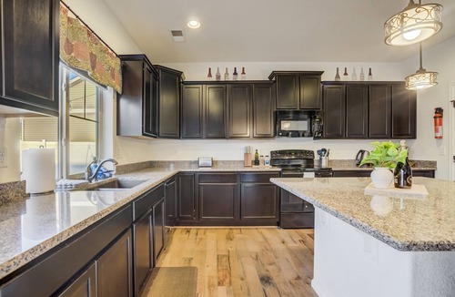 Fountain House | Spacious Family Getaway | Fire Pit & Pet Friendly