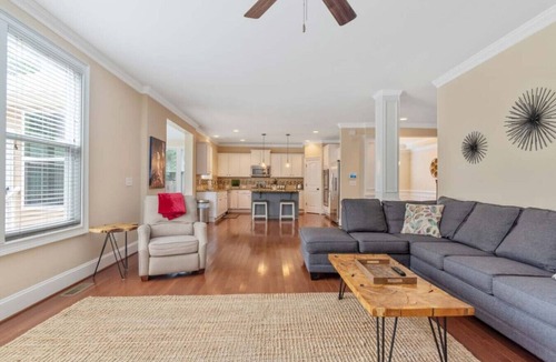 North Raleigh House | Spacious Family Getaway ~ Fire Pit~ Private Office