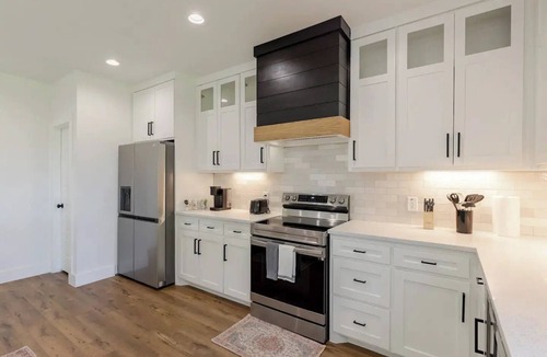 McKinney House | Spacious family/group stay near downtown