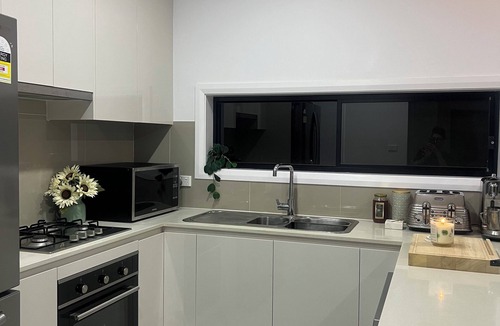 Campbelltown House | Spacious Family home