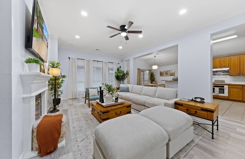 South Arlington House | Spacious Family Haven w Big Yard, Great Location!