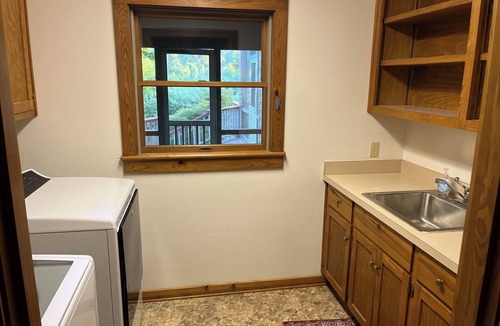 Heber Springs House | Spacious family home on the banks of the Little Red River in Heber Springs AR. n