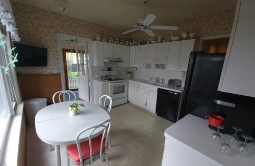 Gloversville House | Spacious Family Home