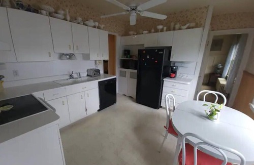 Gloversville House | Spacious Family Home