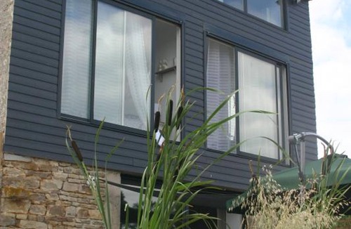 Le Cercueil Cottage | Spacious family home with terrace, pets allowed