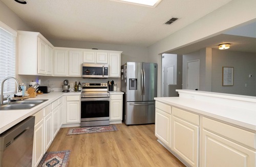 Denton House | Spacious Family Home Near Lake Lewisville with Gym & Play Area