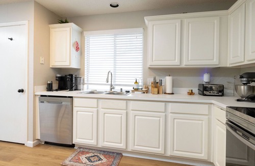 Denton House | Spacious Family Home Near Lake Lewisville with Gym & Play Area