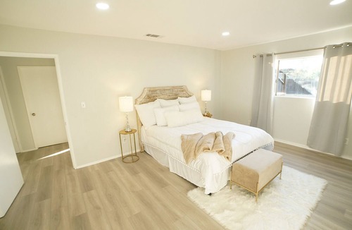 Winnetka House | Spacious Family Home In LA- 4 BR