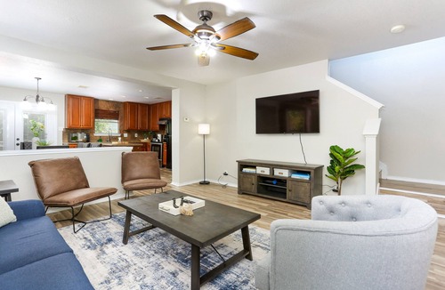 Leon Valley House | Spacious Family Home, Near Lackland