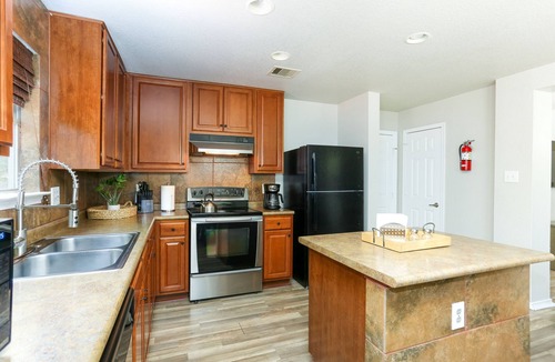 Leon Valley House | Spacious Family Home, Near Lackland
