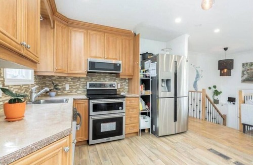 Brossard House | Spacious Family Home | 15 Min Downtown, Near Dix30