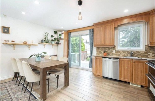 Brossard House | Spacious Family Home | 15 Min Downtown, Near Dix30