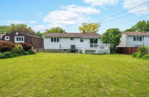 Brossard House | Spacious Family Home | 15 Min Downtown, Near Dix30