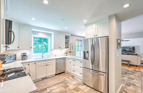 Royal Pines House | Spacious Family Home Near Hiking & Breweries!