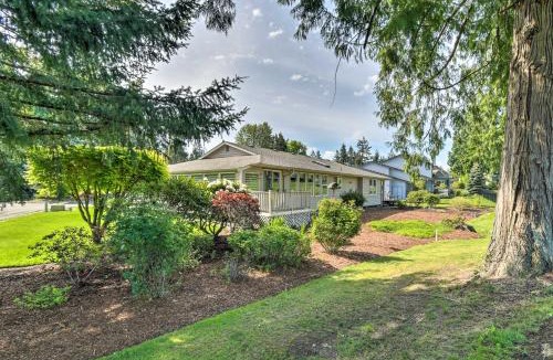 Erlands Point-Kitsap Lake House | Spacious Family Home on Golf Course: Hike & Bike!