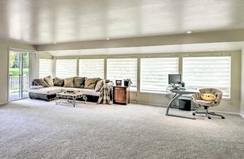 Erlands Point-Kitsap Lake House | Spacious Family Home on Golf Course: Hike & Bike!