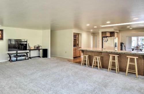 Erlands Point-Kitsap Lake House | Spacious Family Home on Golf Course: Hike & Bike!