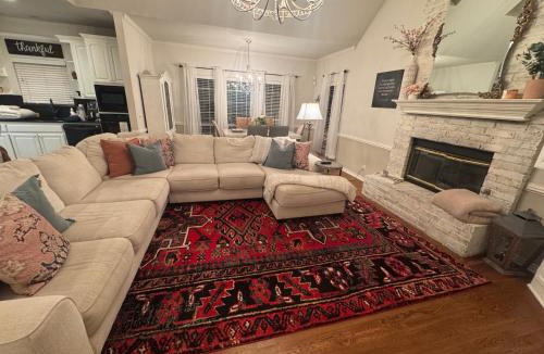 South Tulsa House | Spacious Family Home, pool, pool table, pets, 4bed