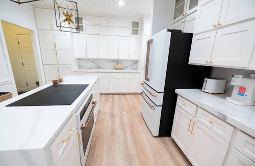 Fort Smith House | Spacious Family Home Sleeps 12 Perfect for Groups