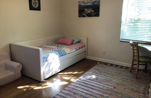 Portsmouth House | Spacious family home in a desirable Portsmouth neighborhood