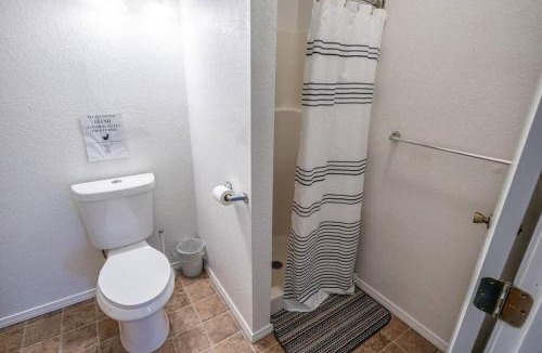 Ellensburg House | Spacious Family Home with Hot Tub