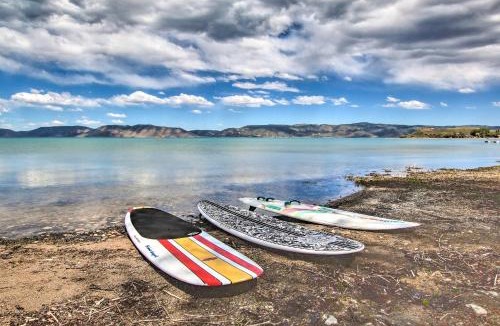 Hyland Beach House | Spacious Family Home w/Kayak + Deck on Bear Lake!