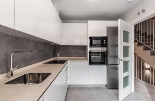 Pacifico Apartment | Spacious Family Home with Private Terrace – 10 Min Walk to Retiro Park