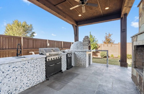 Allen House | Spacious Family Home with Heated Pool, Spa, Media Room & Pizza Oven