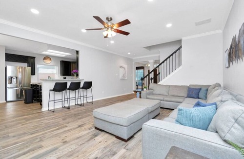 Barker House | Spacious Family Oasis w/Pool, 7BR & Near Downtown
