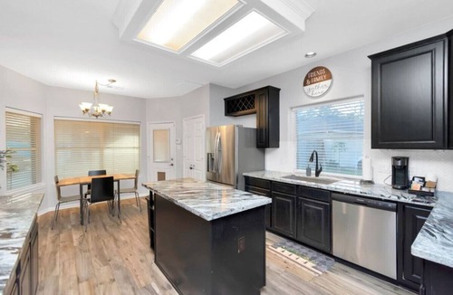Barker House | Spacious Family Oasis w/Pool, 7BR & Near Downtown