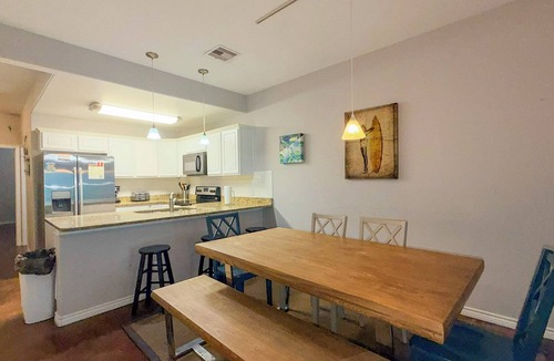 Corpus Christi House | Spacious Family & Pet-Friendly Townhome | Pool & Playground