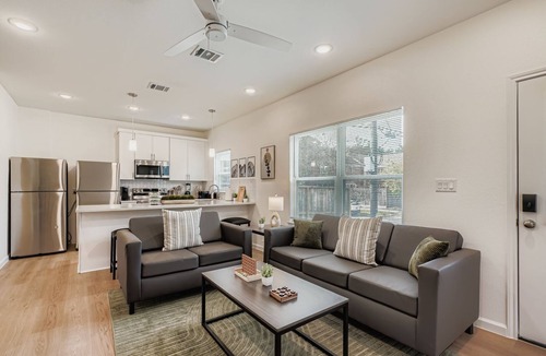 Southgate House | Spacious Family Retreat – 12 Bedrooms Pet-Friendly