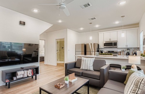 Southgate House | Spacious Family Retreat – 12 Bedrooms Pet-Friendly