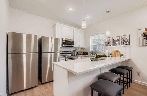 Southgate House | Spacious Family Retreat – 12 Bedrooms Pet-Friendly