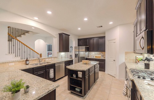 Spring House | Spacious Family Retreat + Fire Pit + New Decor