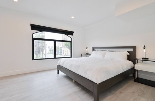 Ocean Park Apartment | Spacious Family-Sized Apartment. Amazing views steps from the beach!