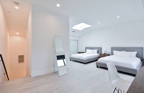 Ocean Park Apartment | Spacious Family-Sized Apartment. Amazing views steps from the beach!