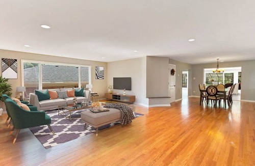 Edgebrook House | Spacious family size home with indoor pool