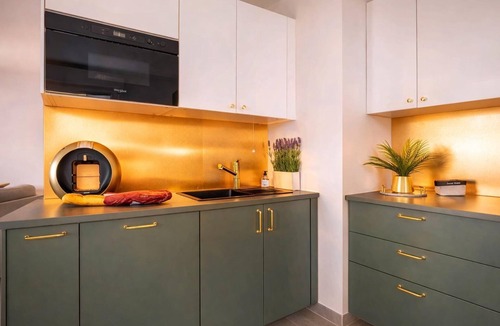 Bagneux Apartment | Spacious Family Stay near Paris - Metro 4 at Doorstep - Eiffel Tower & City View