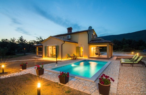 Vranja House | Spacious Family Villa in Istra with Pool, Mountain Views, Pet-Friendly