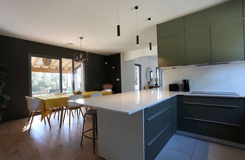 Assas Villa | Spacious Family Villa with Pool near Montpellier
