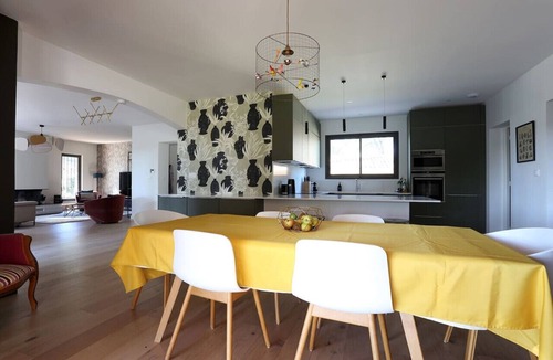 Assas Villa | Spacious Family Villa with Pool near Montpellier